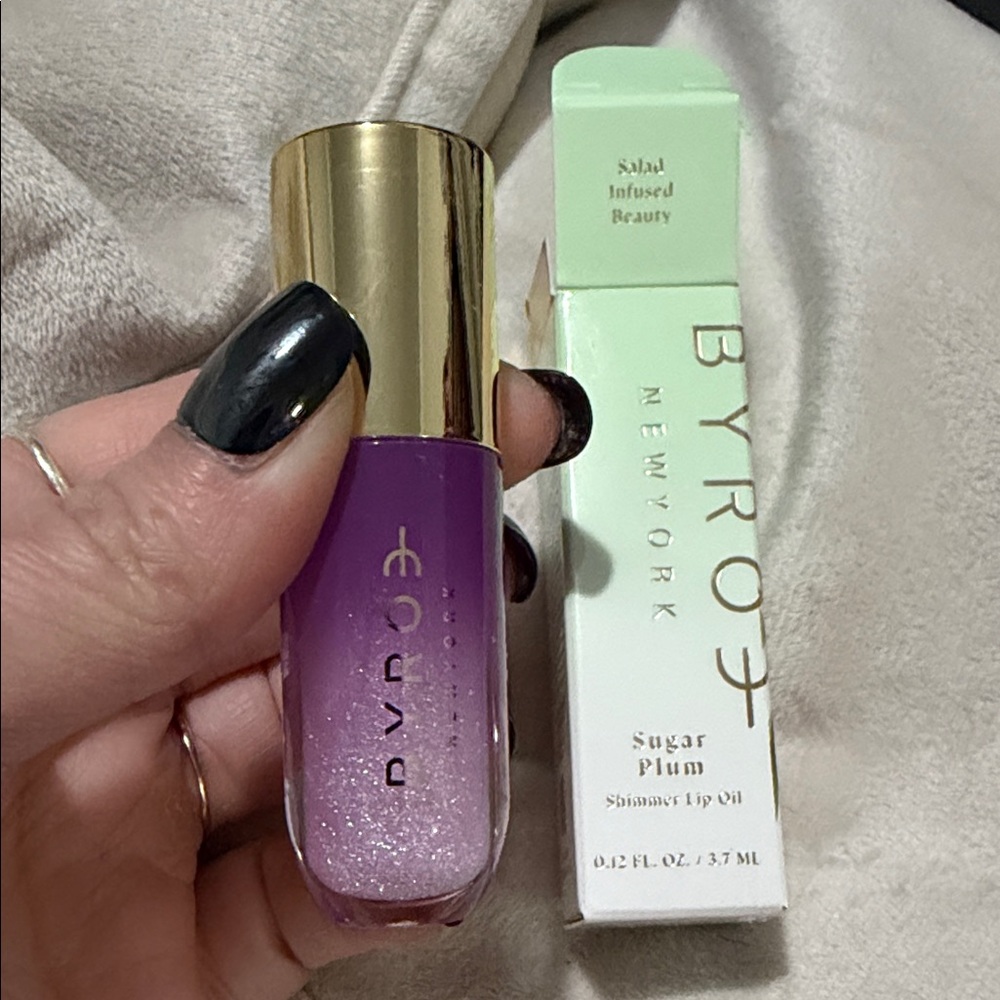BYROE Sugar Plum Shimmer Lip Oil - Vibrant Purple